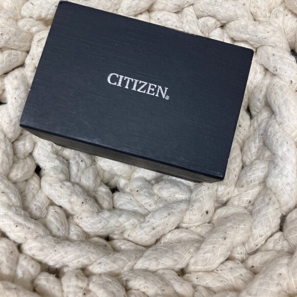 CITIZEN WATCH  ECO DRIVE *LIKE NEW* main image 6